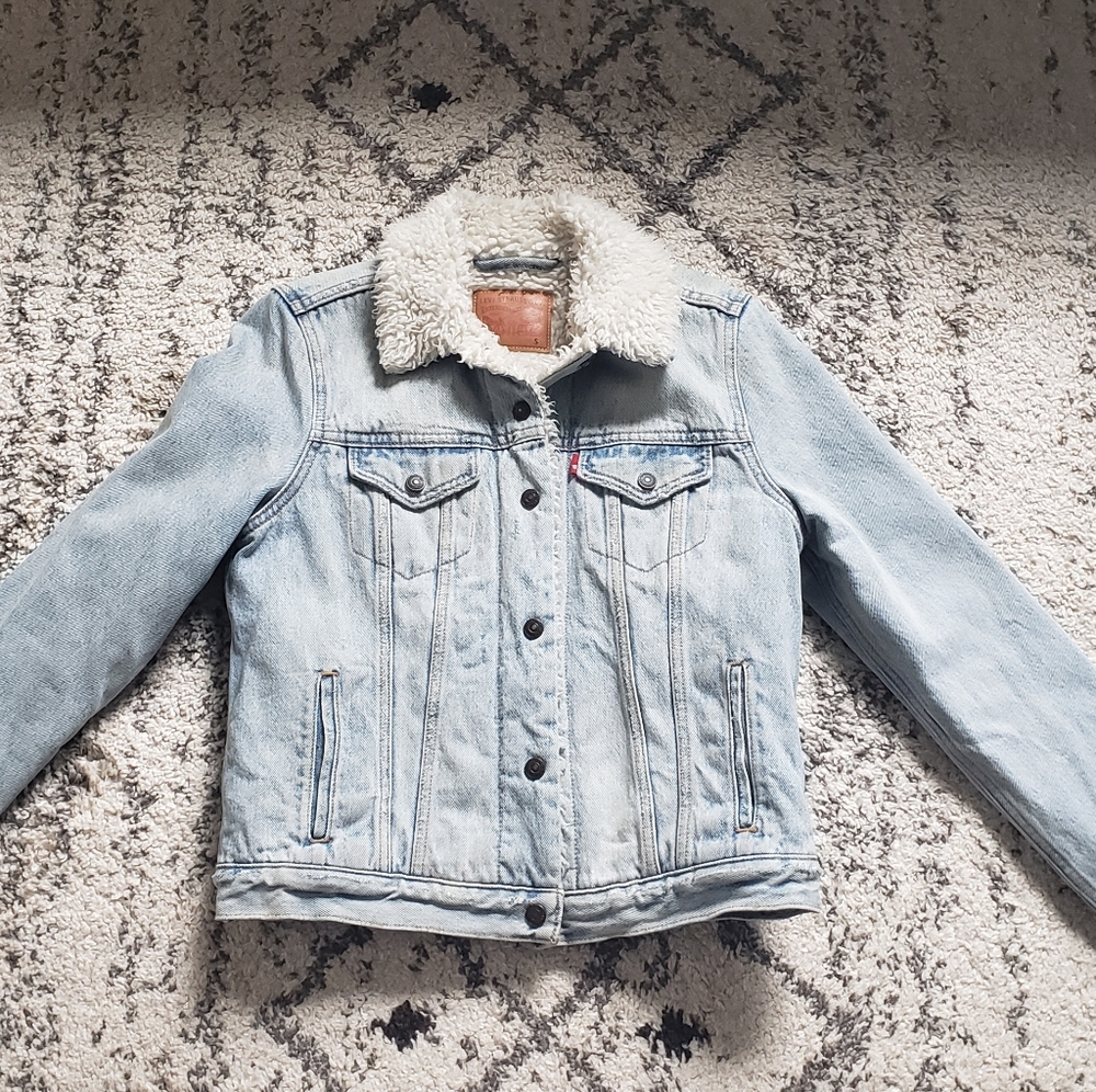 Levi's Light Blue Jean Jacket with White Sherpa Collar